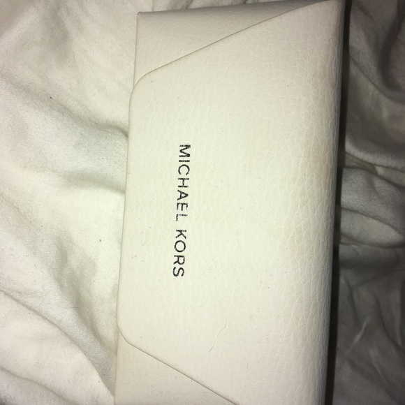 Michael kors sunglasses and case - Picture 2 of 7